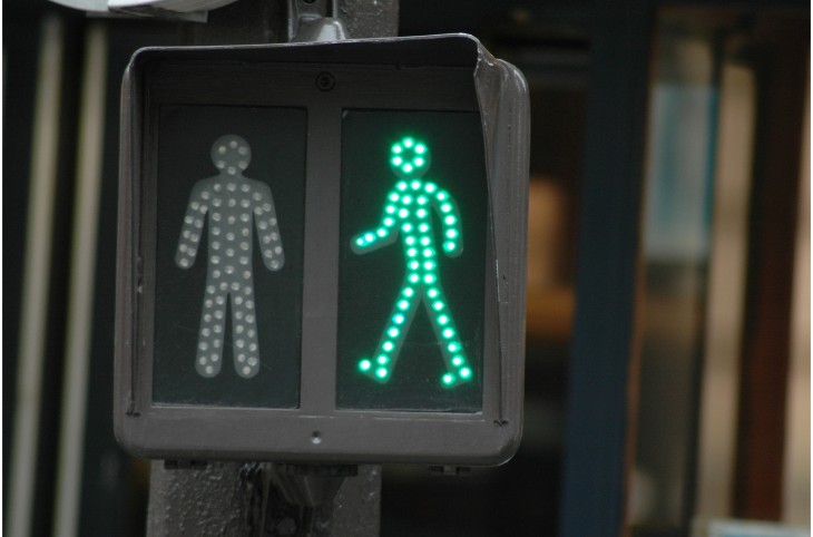 Идиома give the green light в английском