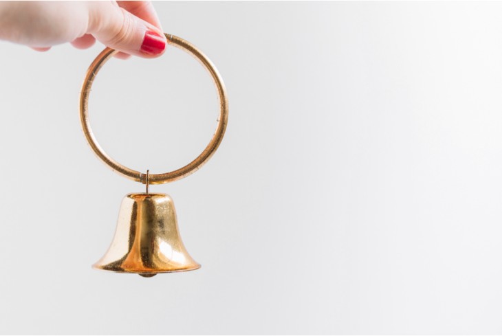 Идиома ring a bell в английском